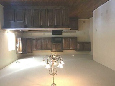 Kitchen. Very functional eat-in kitchen with lots of cabinets.