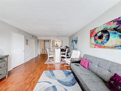 6065 NW 186th St unit 312, Hialeah, FL 33015 - photo 3