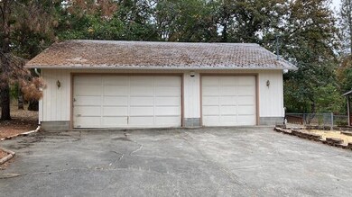 GARAGE EXTERIOR