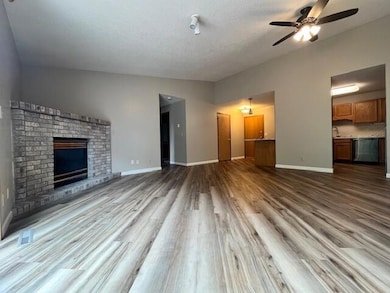 1521 E Melgaard Rd unit 302, Aberdeen, SD 57401 - photo 5