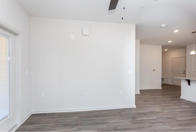 100 Grove Cir unit 301, Lillington, NC 27546 - photo 5