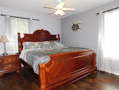 1107 Oakwood Dr, Denton, TX 76205 - photo 2