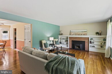 6805 Orem Dr, Laurel, MD 20707 - photo 5