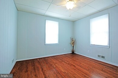 2811 Hoffman Ave, Halethorpe, MD 21227 - photo 4