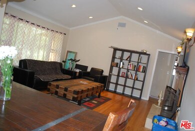 21915 Ybarra Rd, Woodland Hills, CA 91364 - photo 2