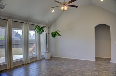 13330 E 43rd St, Broken Arrow, OK 74014 - photo 5