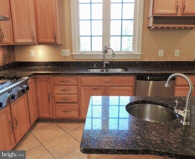 14206 Crumlin Ct, Laurel, MD 20707 - photo 6