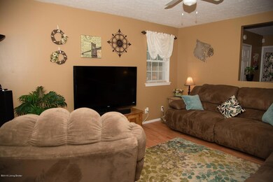 7808 Rochelle Rd, Louisville, KY 40228 - photo 3