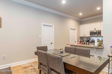 319 Sparrowhawk dining