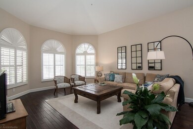 Formal Living (1)