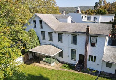 224 Center St, Jim Thorpe, PA 18229 - photo 5