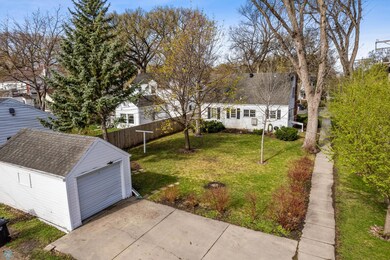 802 7th St S, Fargo, ND 58103 - photo 4