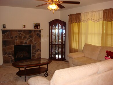 112 Weasel Rd, Dingmans Ferry, PA 18328 - photo 4