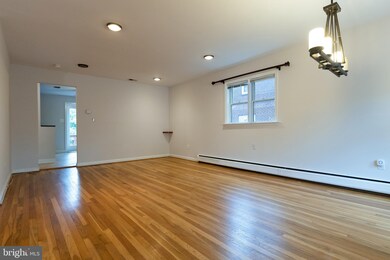 21 W Taylor Run Pkwy, Alexandria, VA 22314 - photo 2