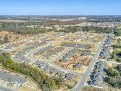 3903 W Tucson Place, Broken Arrow, OK 74011 - photo 2