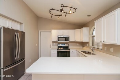 006-photo-kitchen-8212451