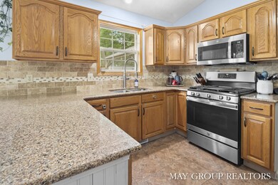 329 Willow Run Dr, Wayland, MI 49348 - photo 6