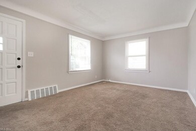 21013 Franklin Rd, Maple Heights, OH 44137 - photo 4