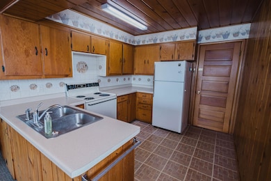 674 County Road O, Mineral Point, WI 53565 - photo 6