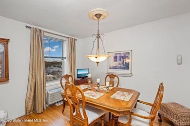 Imperial Towers unit 7H, Staten Island, NY 10304 - photo 4