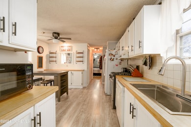 10 Kitchen1