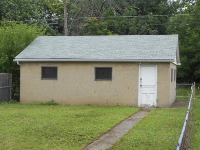 2 AND 1/2 DETACHED GR.