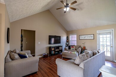 257 Halcomb Ct, Mount Washington, KY 40047 - photo 7