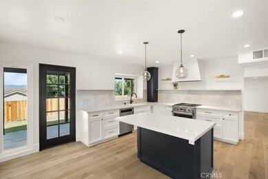 22450 Maycotte Rd, Woodland Hills, CA 91364 - photo 4