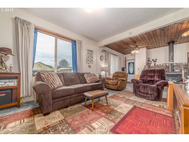 483 C St, Creswell, OR 97426 - photo 6