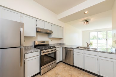 17775 W Braewick Rd, Gurnee, IL 60031 - photo 5