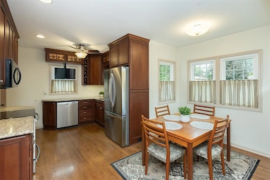 4004 Clinton Ave, Des Moines, IA 50310 - photo 4