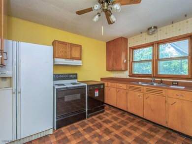 7810 SW 11th St, Des Moines, IA 50315 - photo 5