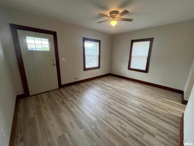 1319 W 36th St, Davenport, IA 52806 - photo 7