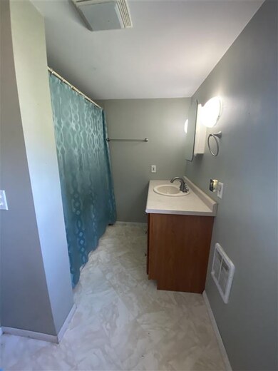 942 N Wayne St, Warren, IN 46792 - photo 6