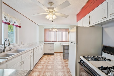 8101 8th St W, Rock Island, IL 61201 - photo 6