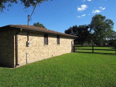 2474 County Road 529, Alvin, TX 77511 - photo 5
