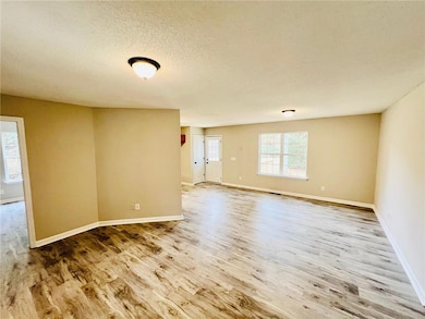 58 Kingston Pointe Dr, Kingston, GA 30145 - photo 5