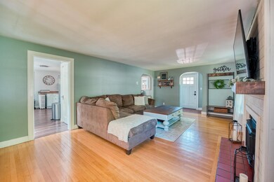 19 Boyd Rd, Derry, NH 03038 - photo 4