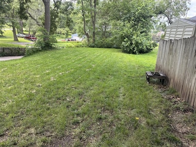 2305 Saylor Rd, Des Moines, IA 50313 - photo 4