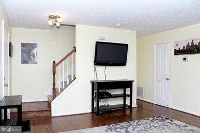 9614 Donnan Castle Ct, Laurel, MD 20723 - photo 5