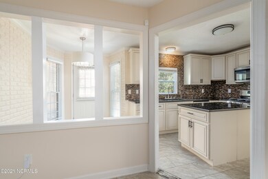 Kitchen w/ Breakfast Nook