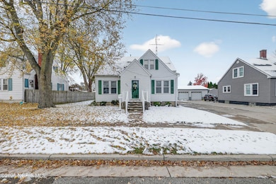 307 Middle St, Archbold, OH 43502 - photo 2