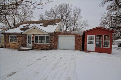 1018 65th St, Windsor Heights, IA 50324 - photo 2