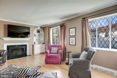 610 W Taylor Run Pkwy, Alexandria, VA 22314 - photo 4