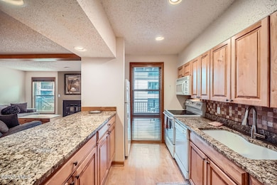 1023 Lionsridge Loop Unit 111 - Web Qual