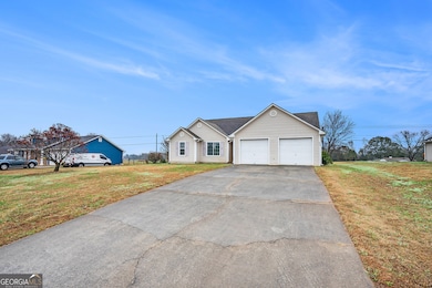 917 Justin Dr unit 3, Winder, GA 30680 - photo 3