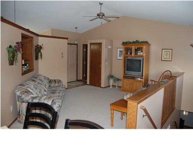 LIVING ROOM WITH VAULTED CEILINGS, VERY OPEN AND L