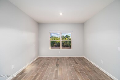 3-web-or-mls-583 W Weldon St - MLS Image