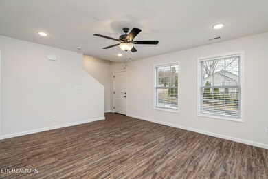 7306 Green Estates Way-8