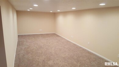 1671 W 49th St, Davenport, IA 52806 - photo 7